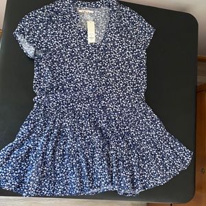 Size medium Francesca‘s dress. Navy blue.